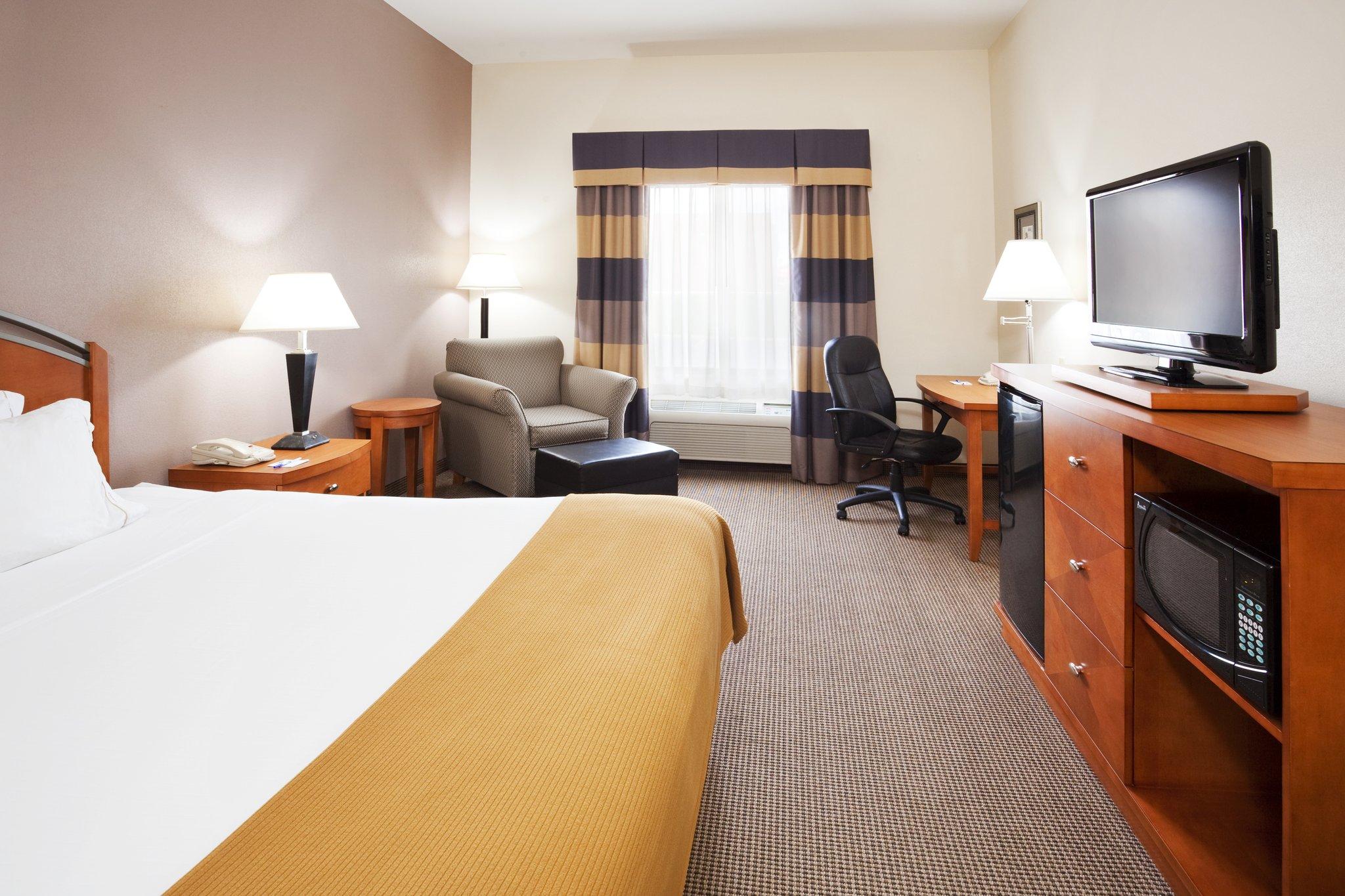 Holiday Inn Express Forest City By Ihg מראה חיצוני תמונה