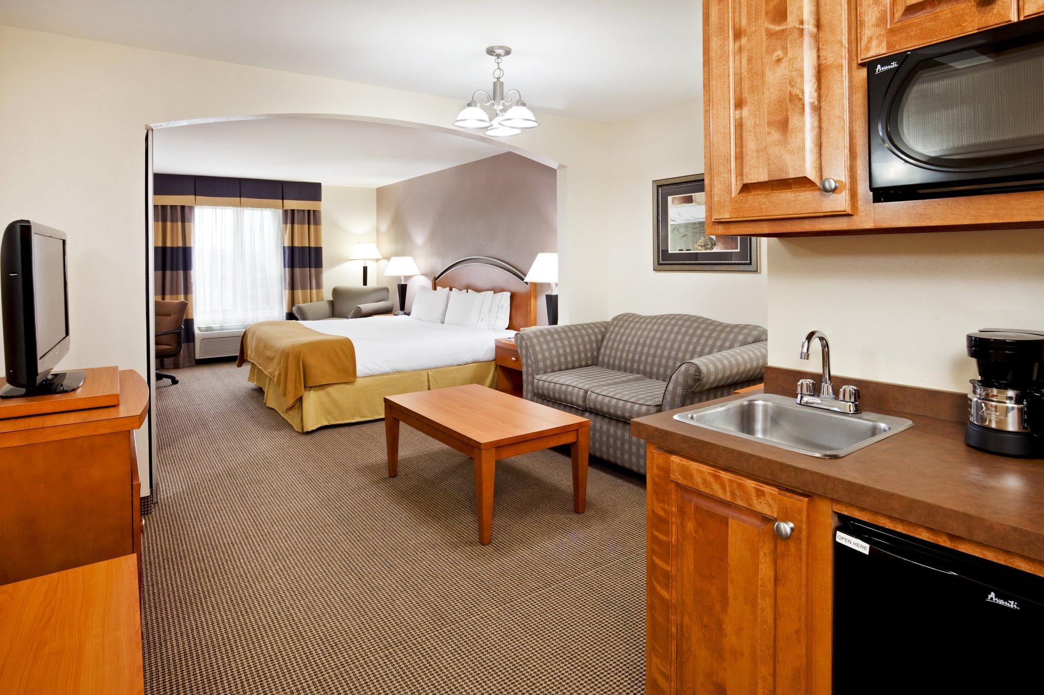 Holiday Inn Express Forest City By Ihg מראה חיצוני תמונה