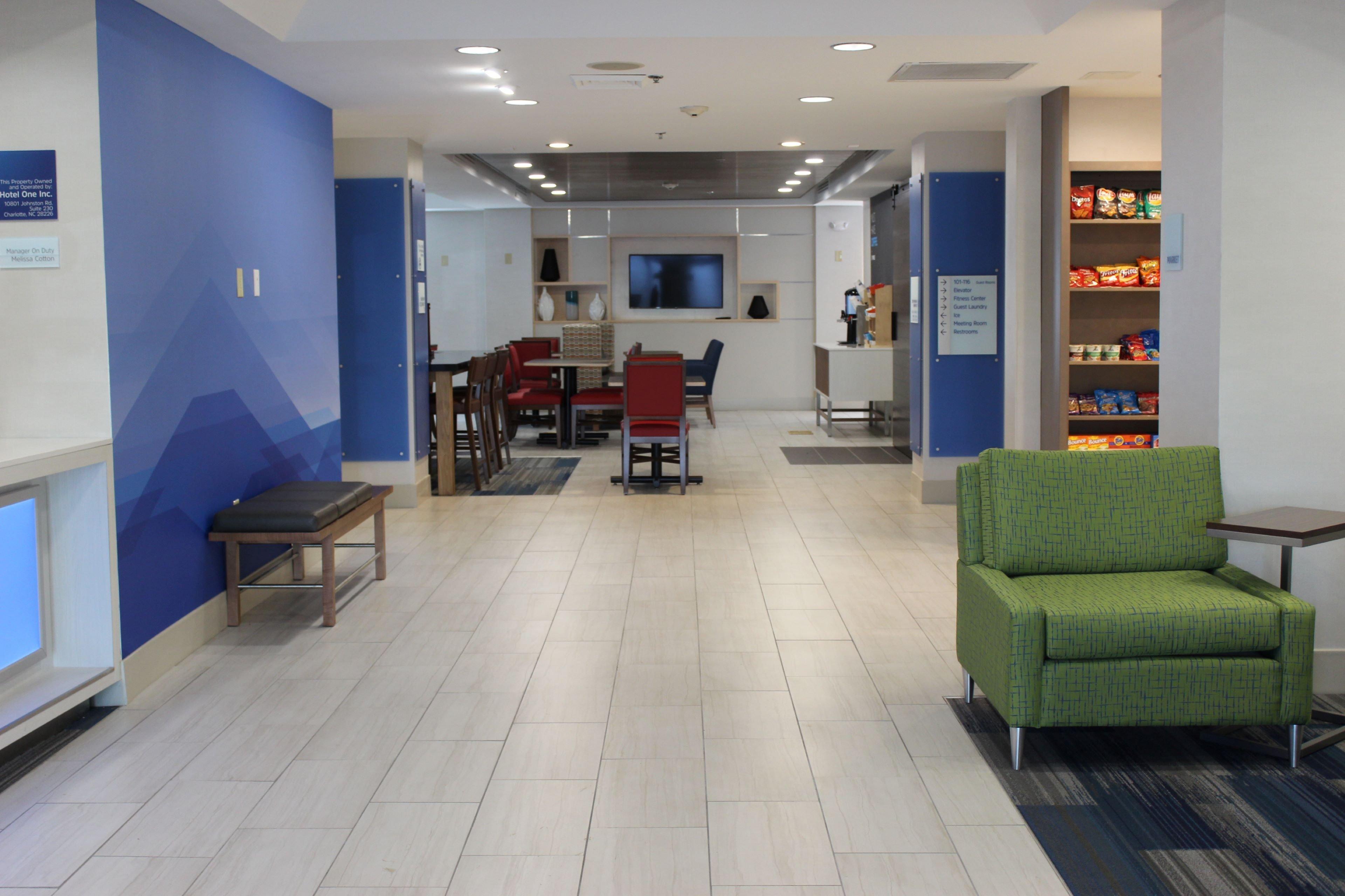 Holiday Inn Express Forest City By Ihg מראה חיצוני תמונה