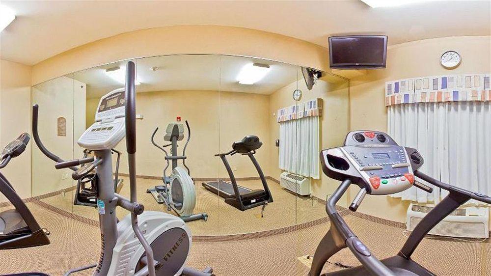 Holiday Inn Express Forest City By Ihg מראה חיצוני תמונה